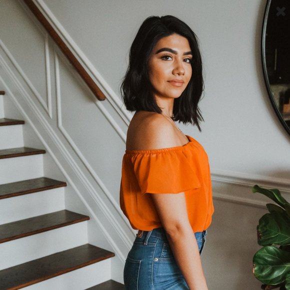 NWT Off-The-Shoulders Short Sleeve Top - Picture 4 of 6